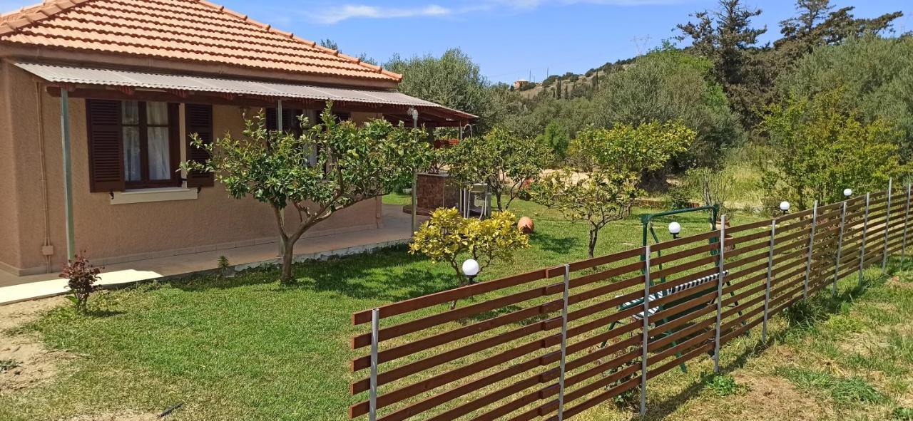 Vasiana Country House Razata ภายนอก รูปภาพ