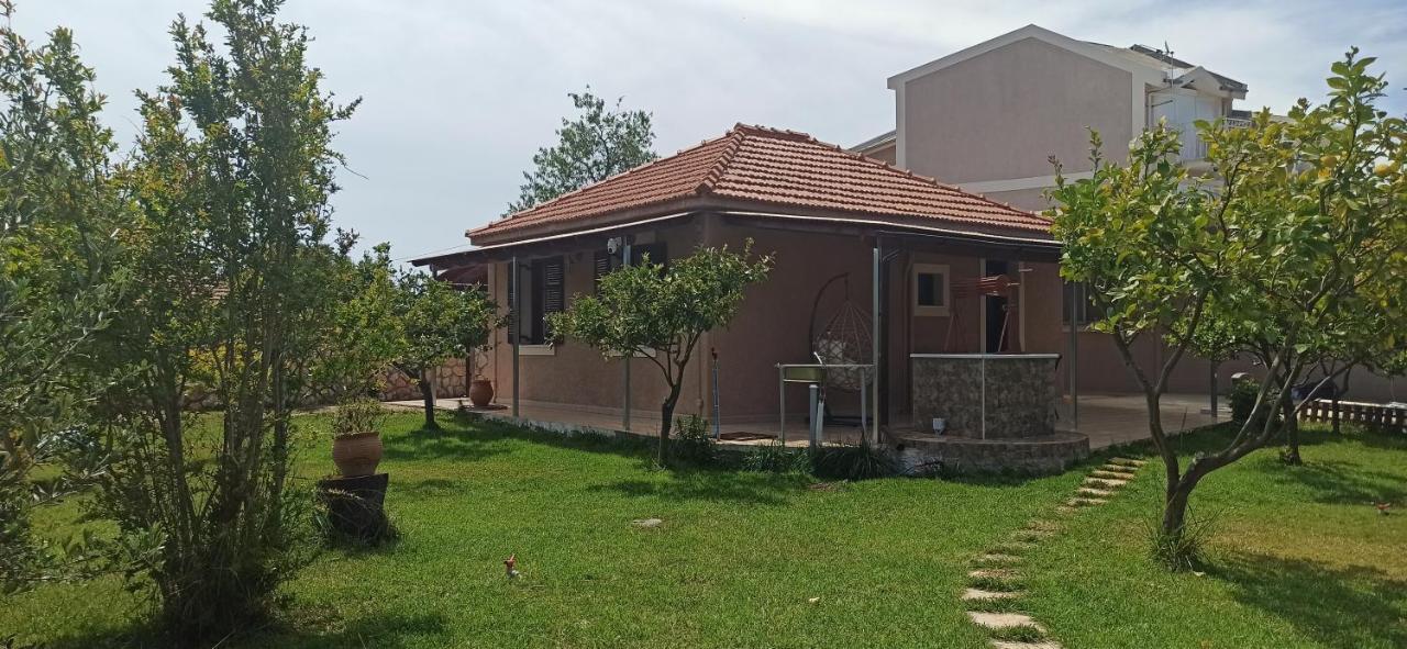 Vasiana Country House Razata ภายนอก รูปภาพ